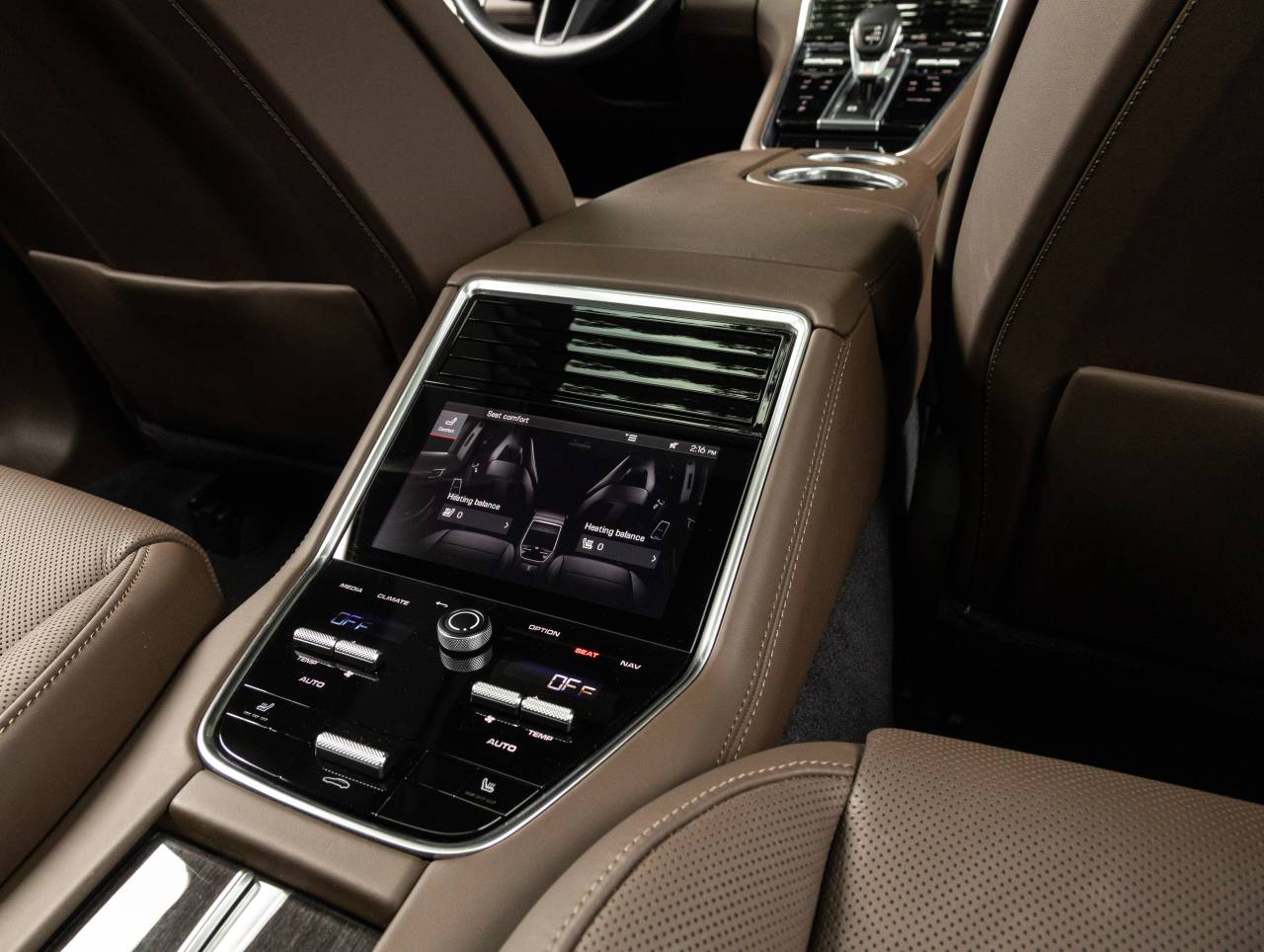 2023 Porsche Panamera 4 Platinum Edition