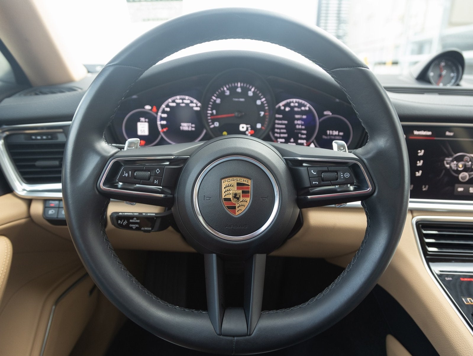 2022 Porsche Panamera Panamera 4 Platinum Edition (MY22)