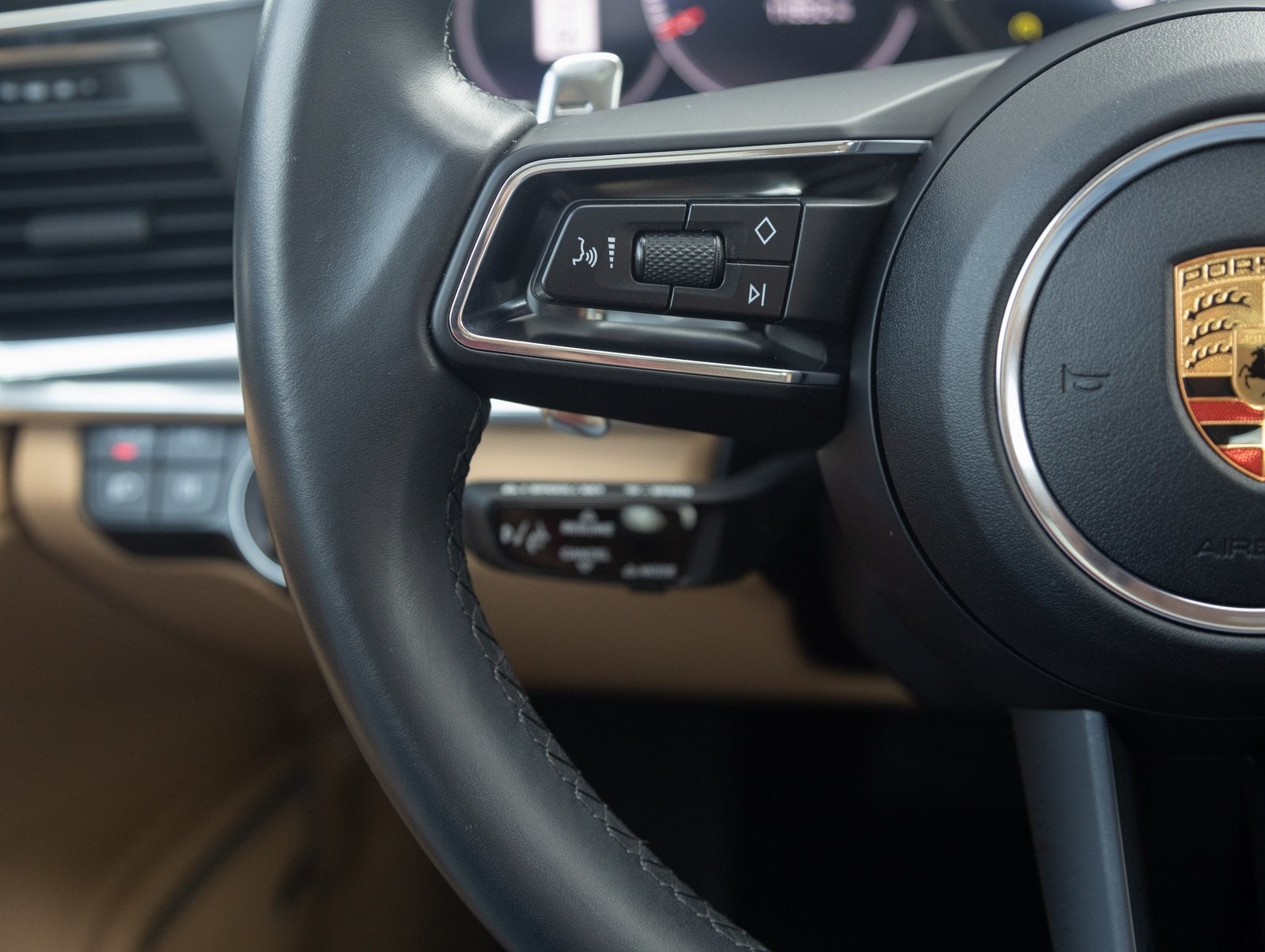 2022 Porsche Panamera Panamera 4 Platinum Edition (MY22)