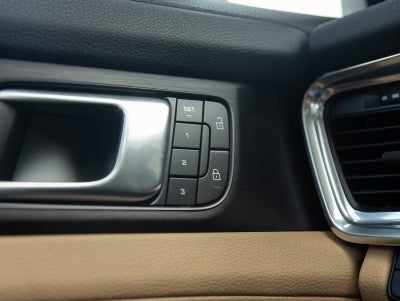 2022 Porsche Panamera Panamera 4 Platinum Edition (MY22)