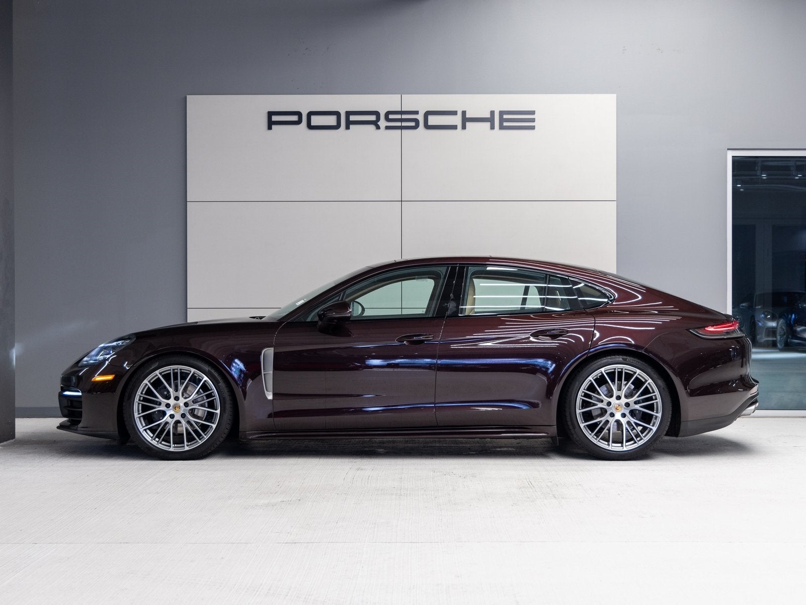 2022 Porsche Panamera Panamera 4 Platinum Edition (MY22)