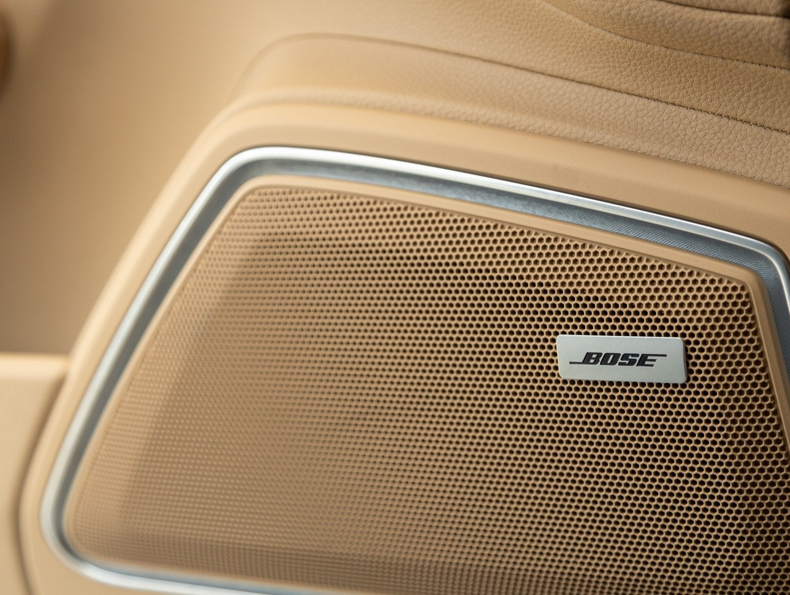 2022 Porsche Panamera Panamera 4 Platinum Edition (MY22)