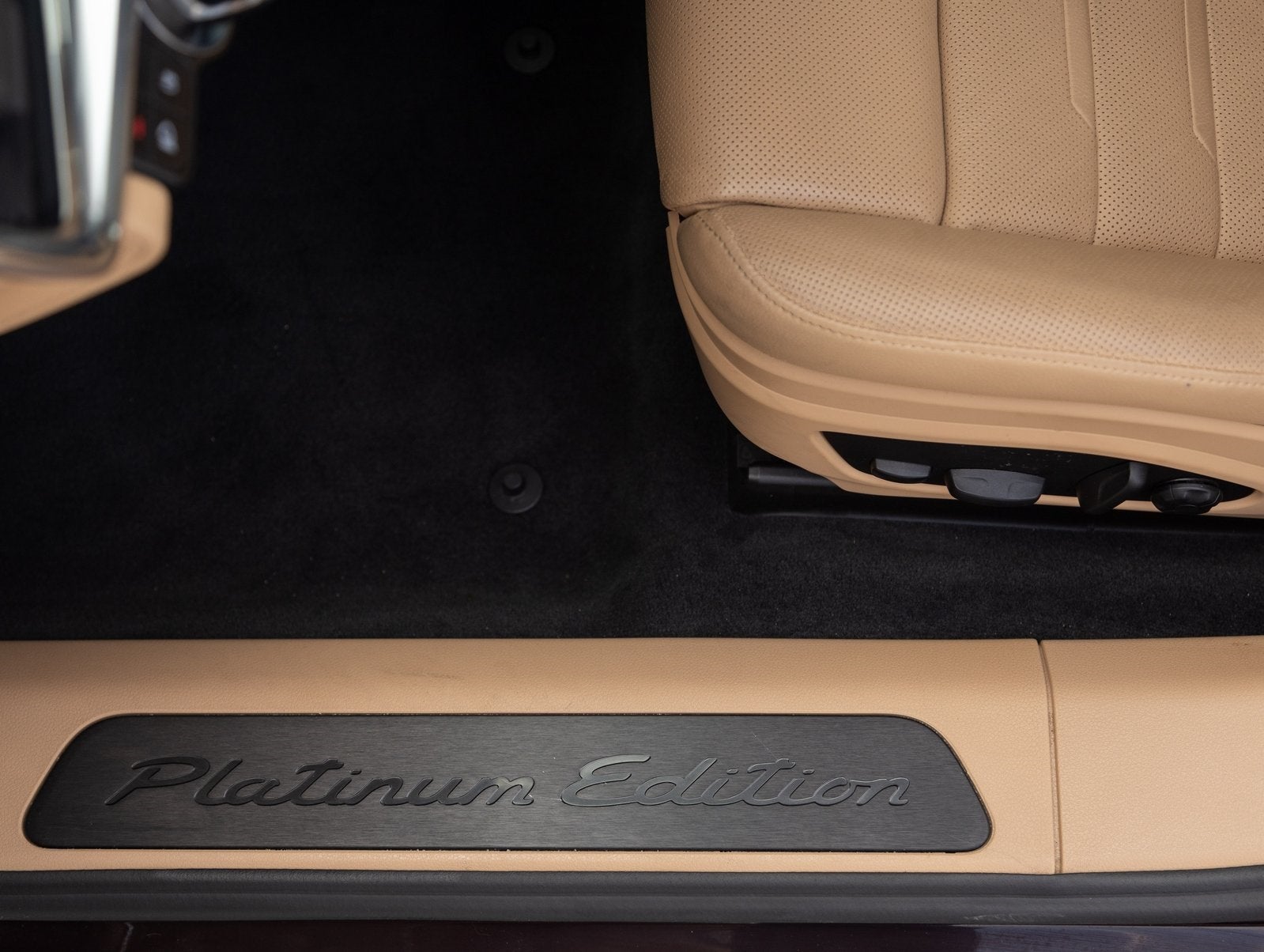 2022 Porsche Panamera Panamera 4 Platinum Edition (MY22)