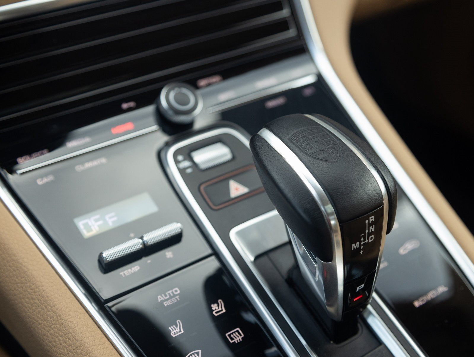 2022 Porsche Panamera Panamera 4 Platinum Edition (MY22)