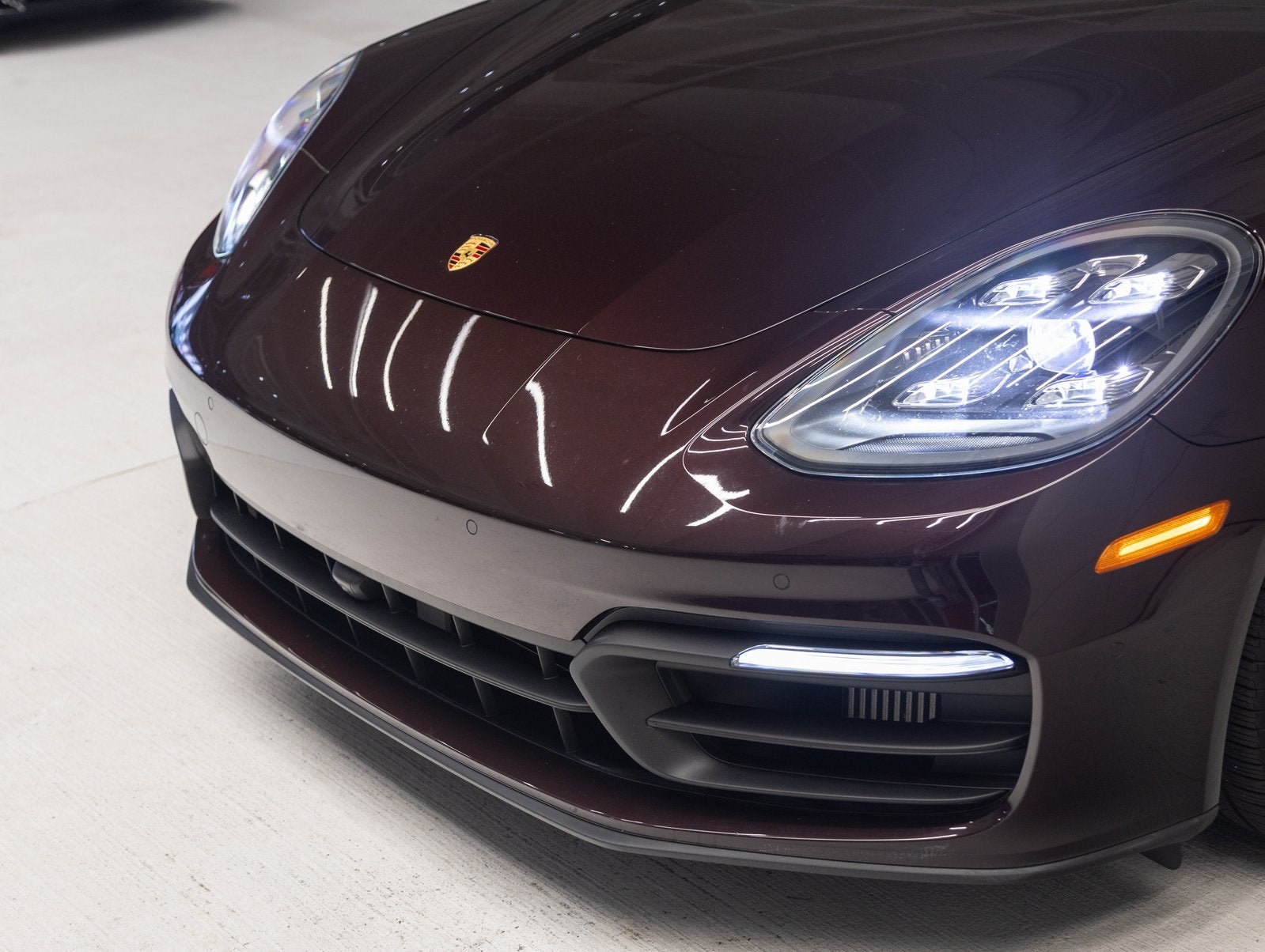 2022 Porsche Panamera Panamera 4 Platinum Edition (MY22)