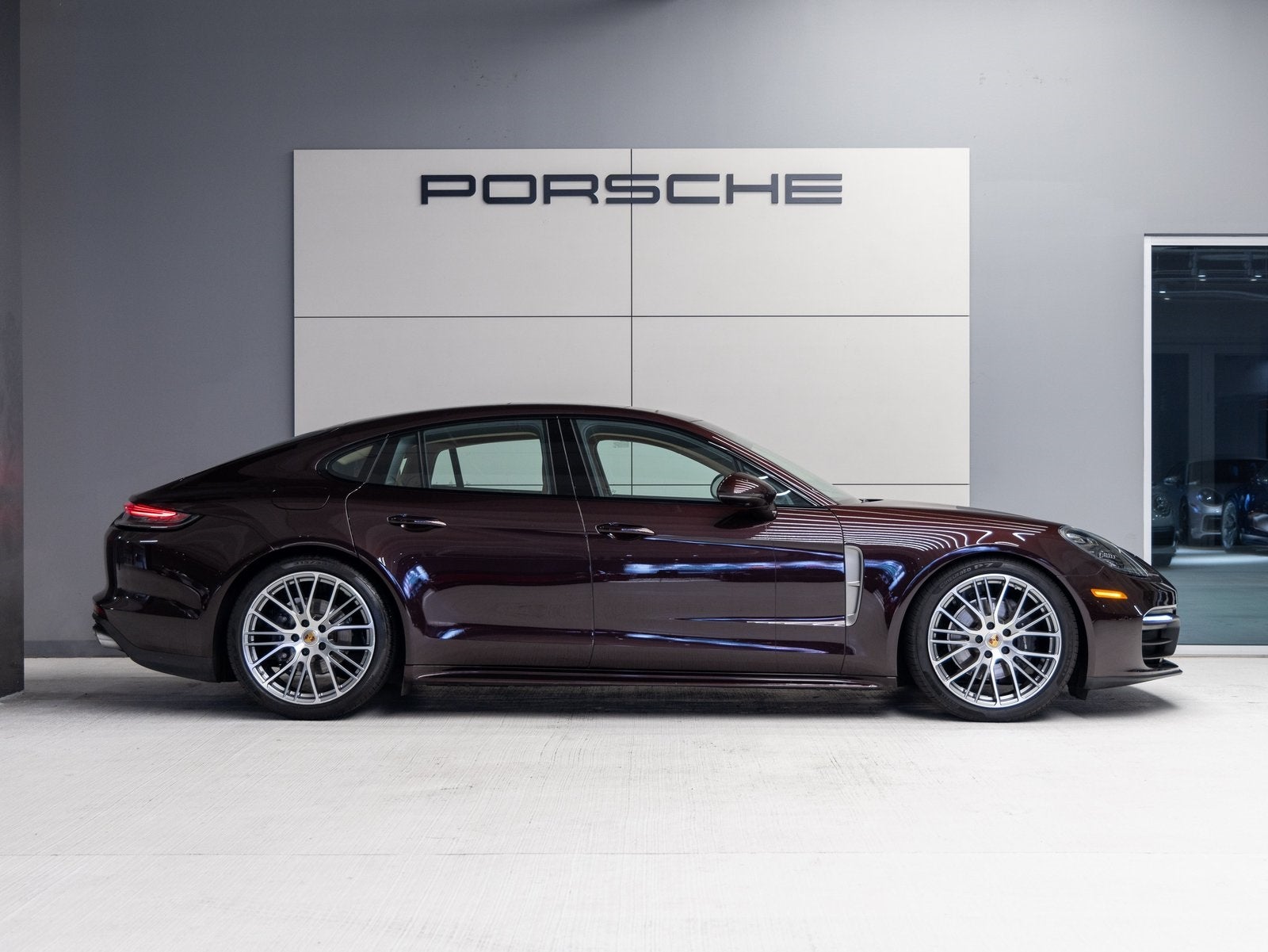 2022 Porsche Panamera Panamera 4 Platinum Edition (MY22)