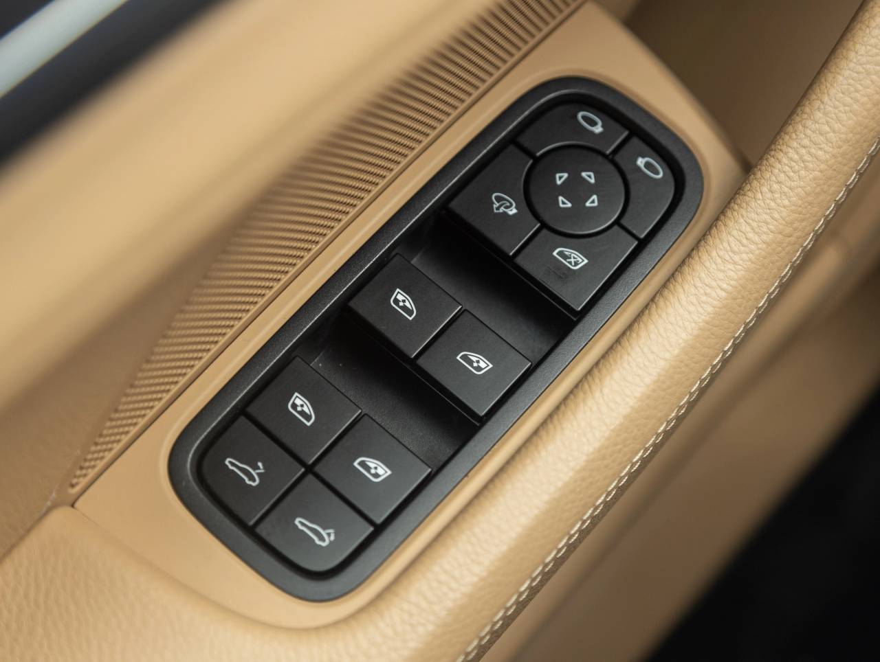 2022 Porsche Panamera Panamera 4 Platinum Edition (MY22)