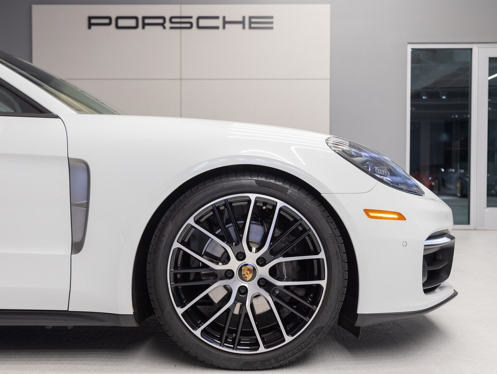 2023 Porsche Panamera Panamera 4 Platinum Edition (MY23)