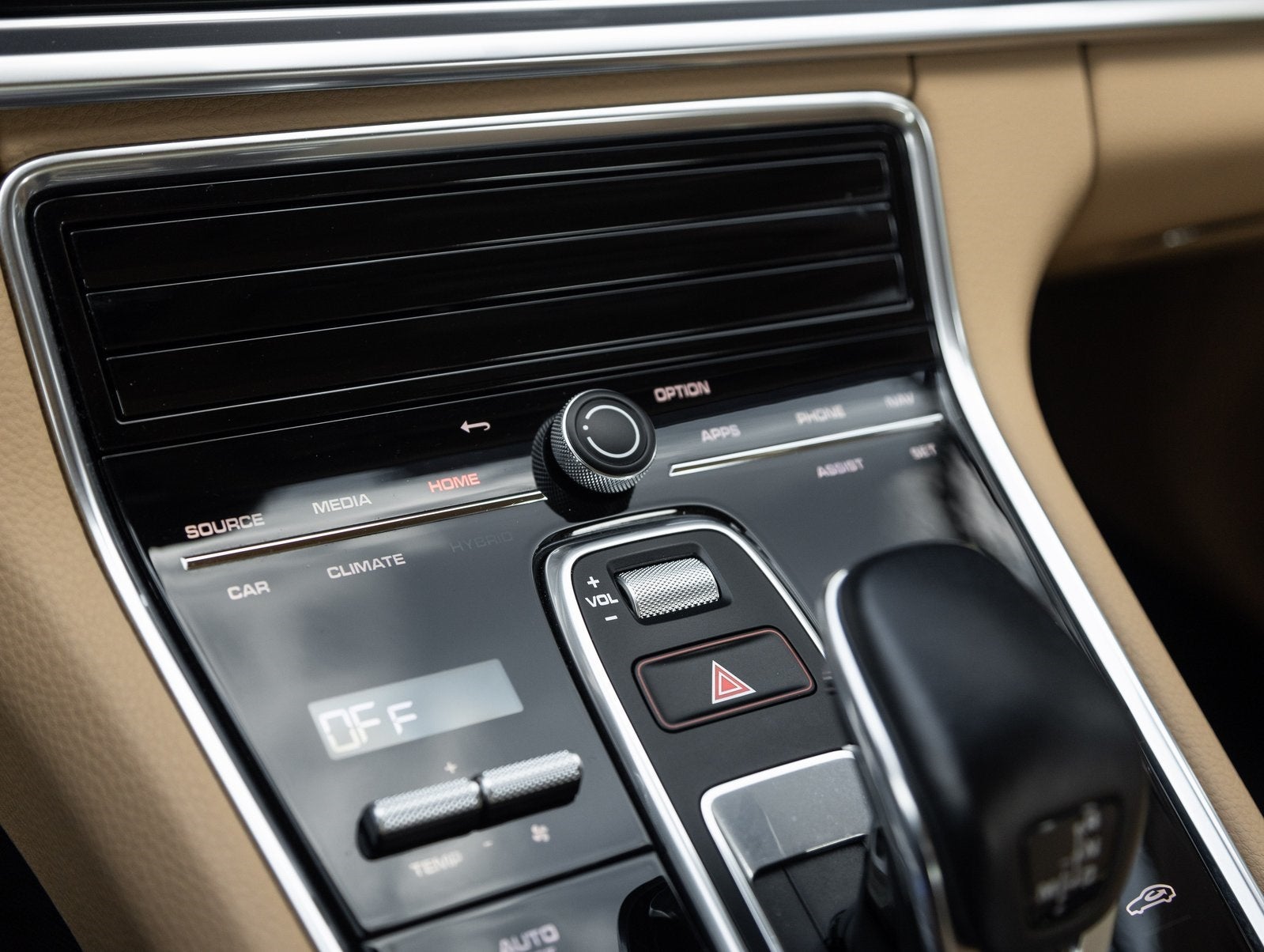 2023 Porsche Panamera Panamera 4 Platinum Edition (MY23)