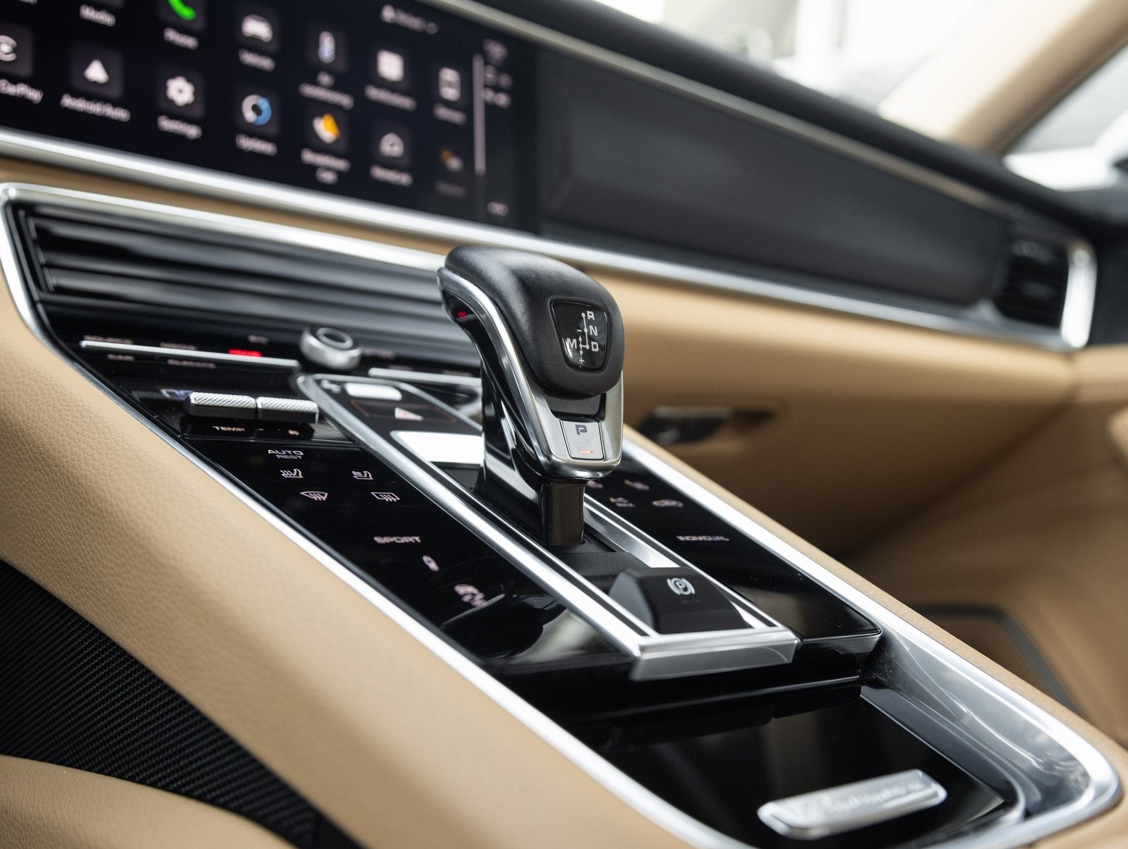 2023 Porsche Panamera Panamera 4 Platinum Edition (MY23)