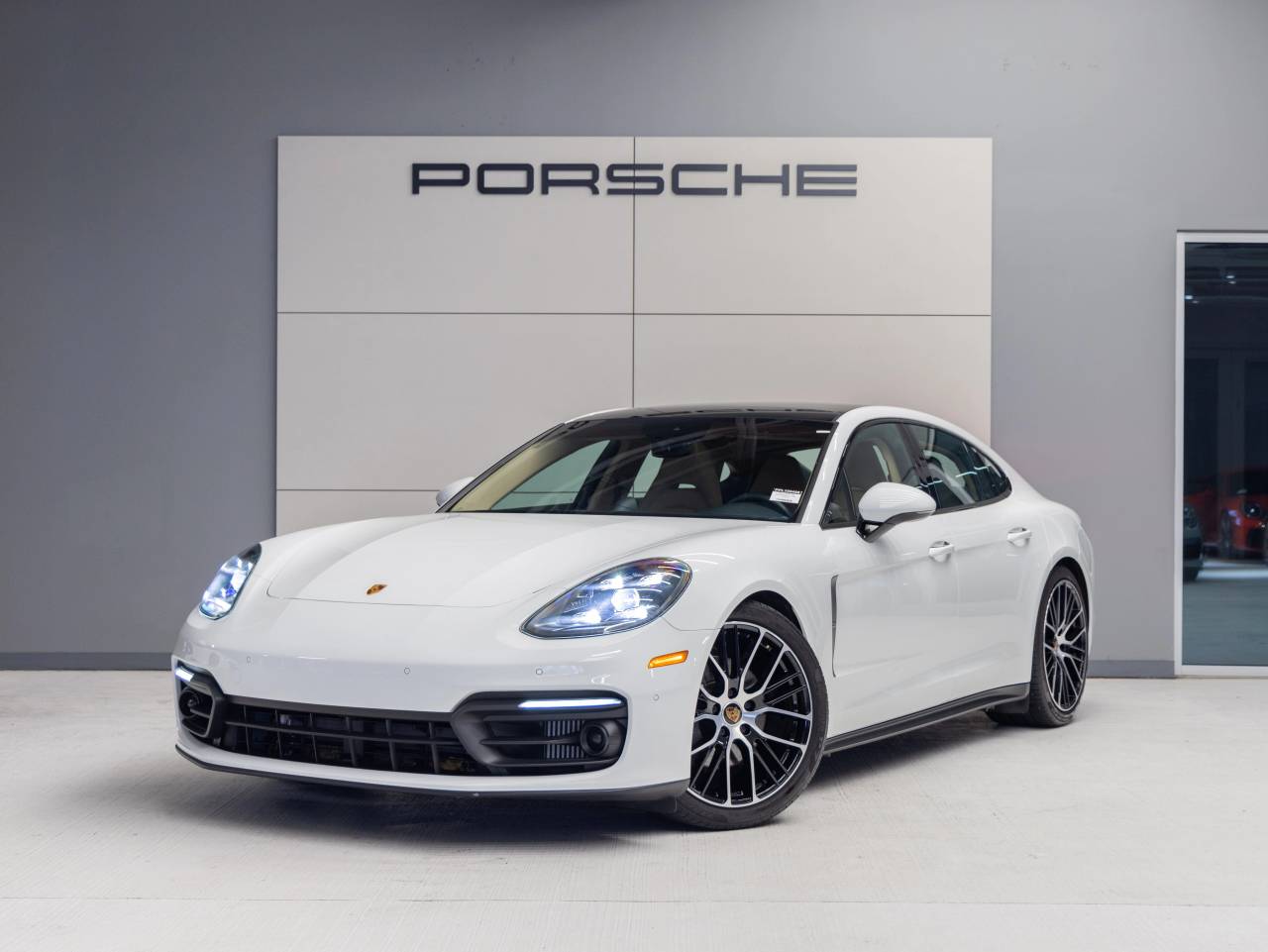 2023 Porsche Panamera Panamera 4 Platinum Edition (MY23)