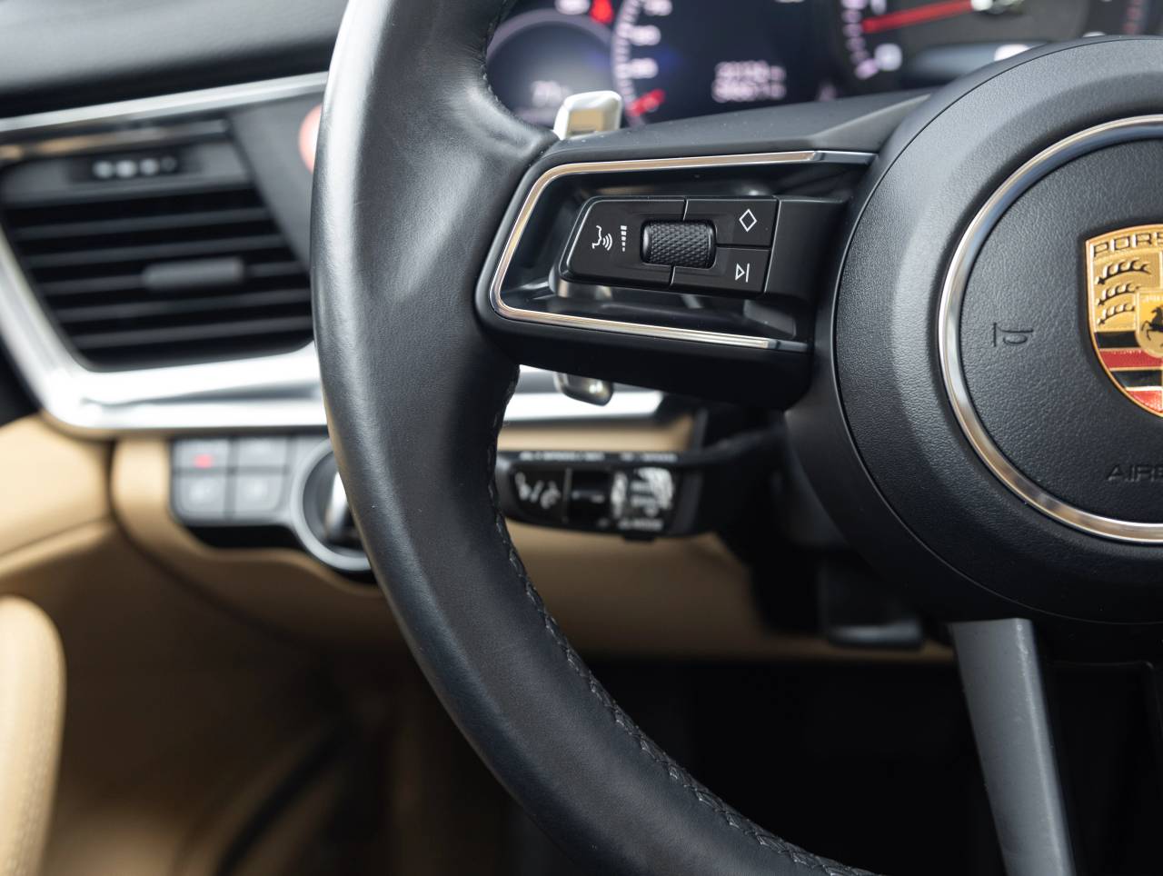 2023 Porsche Panamera Panamera 4 Platinum Edition (MY23)