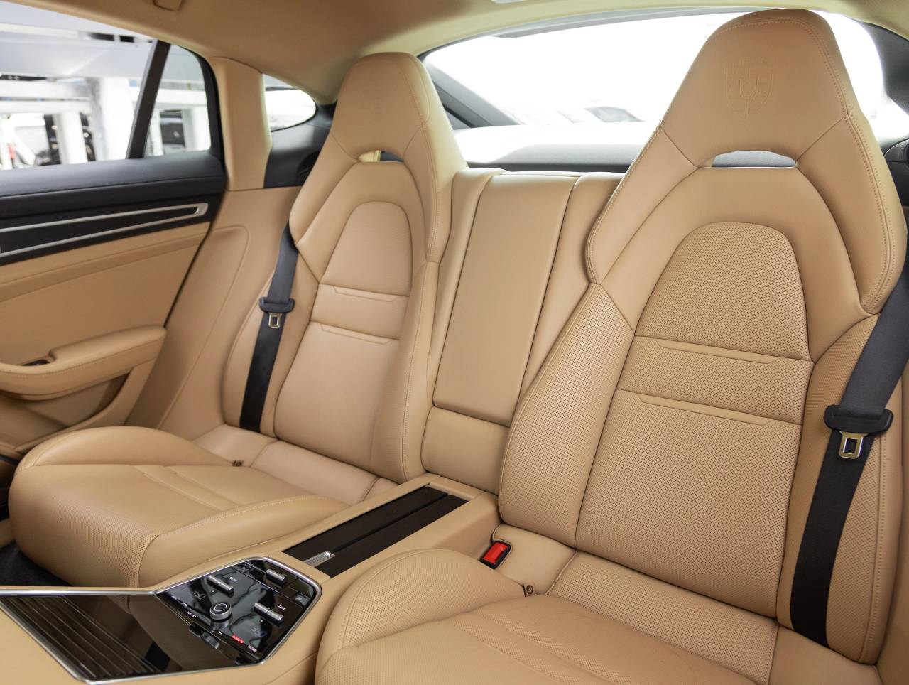 2023 Porsche Panamera Panamera 4 Platinum Edition (MY23)