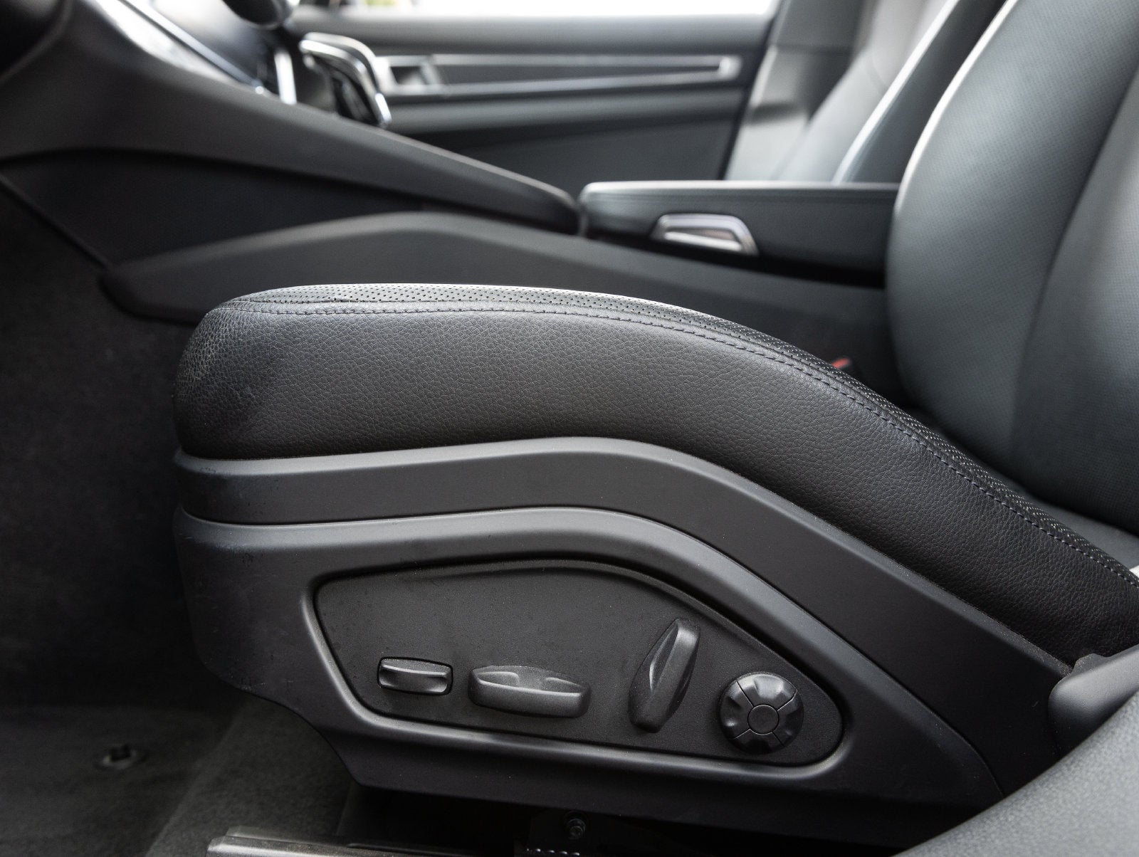 2023 Porsche Panamera Panamera 4 Platinum Edition