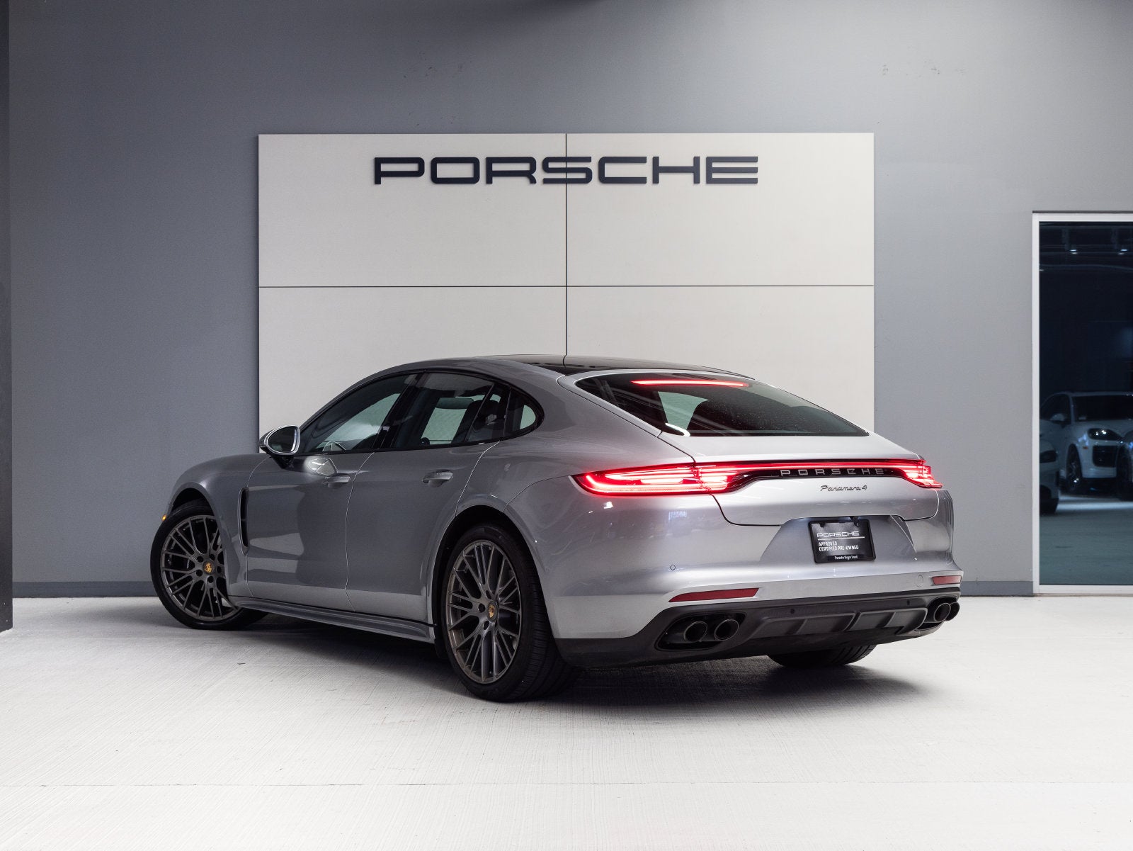 2023 Porsche Panamera Panamera 4 Platinum Edition
