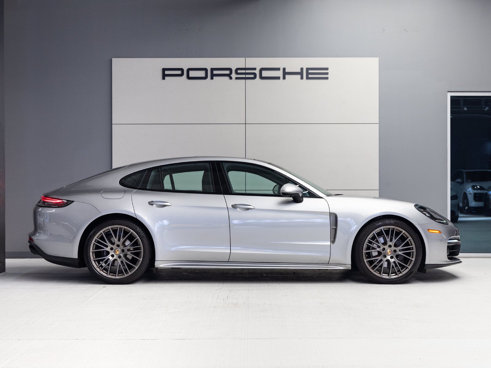 2023 Porsche Panamera Panamera 4 Platinum Edition