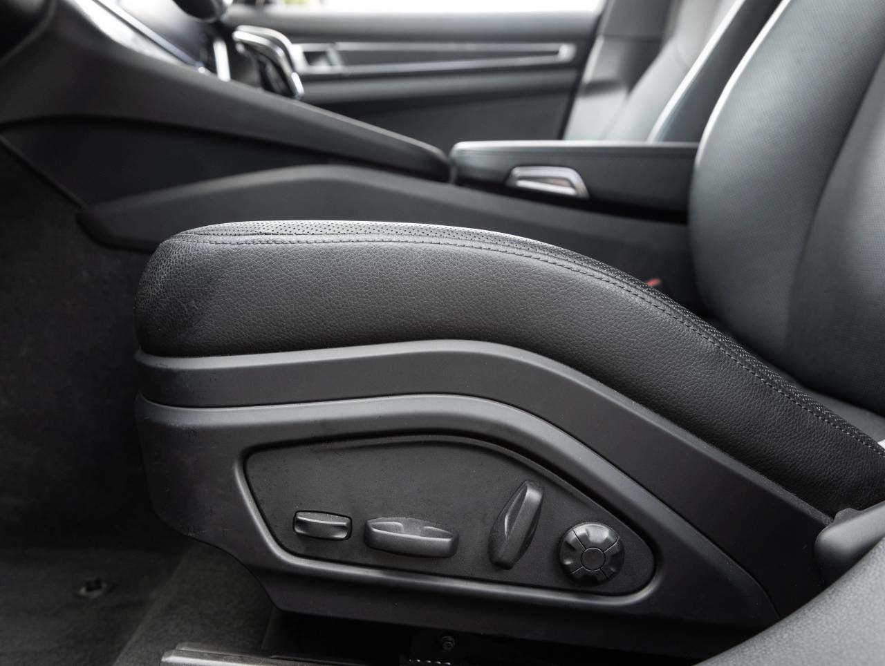 2023 Porsche Panamera Panamera 4 Platinum Edition