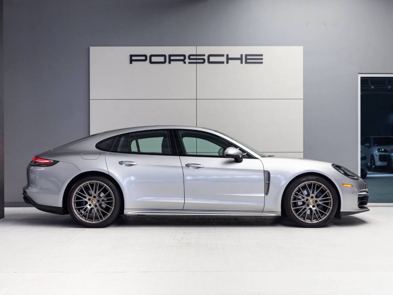 2023 Porsche Panamera Panamera 4 Platinum Edition