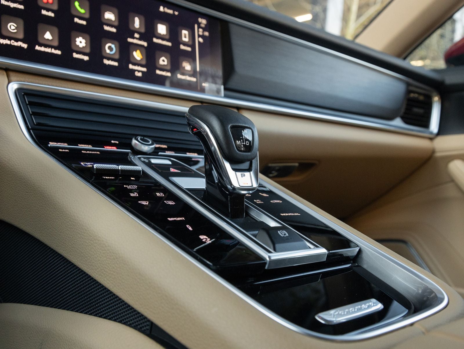 2023 Porsche Panamera Panamera 4 Platinum Edition (MY23)