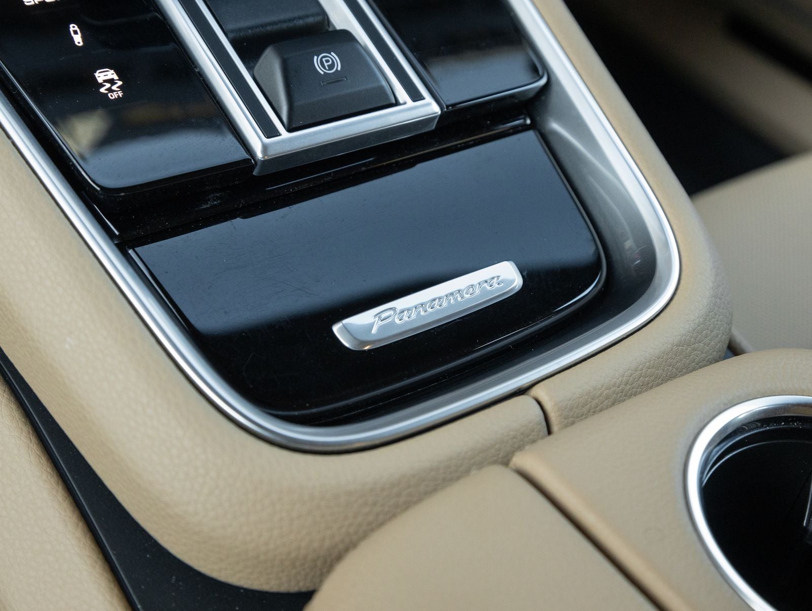 2023 Porsche Panamera Panamera 4 Platinum Edition (MY23)