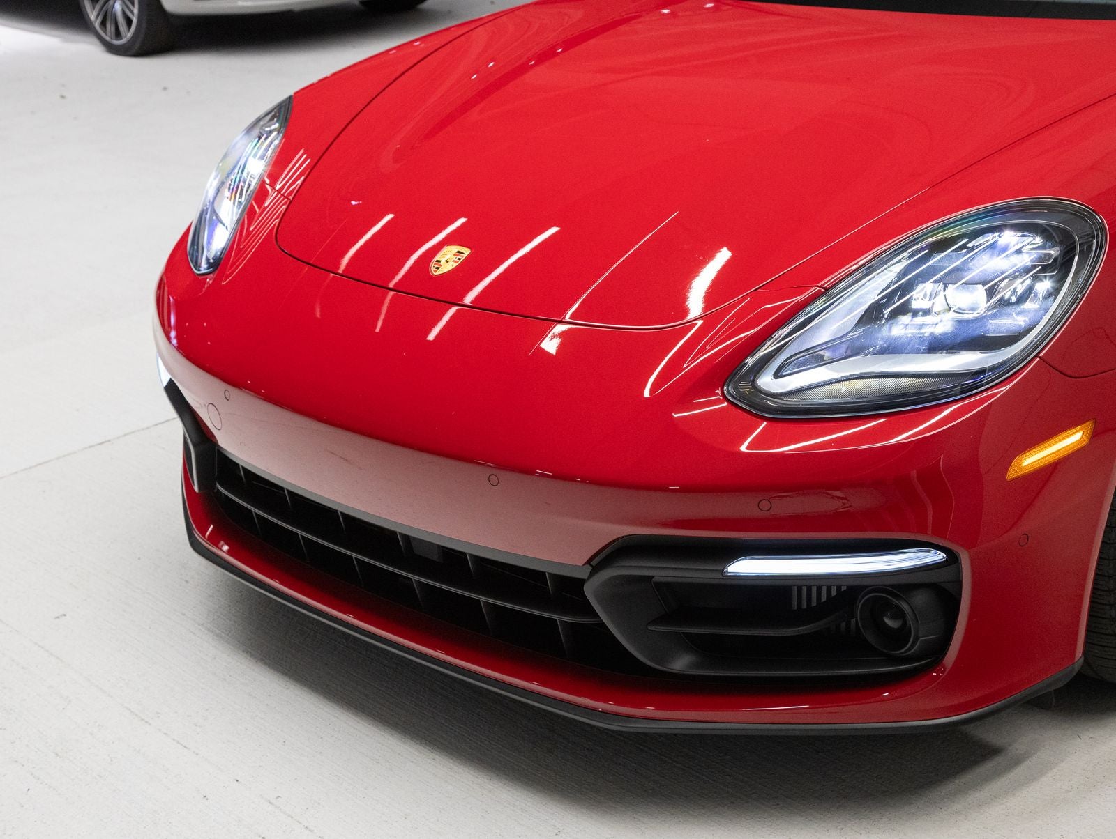 2023 Porsche Panamera Panamera 4 Platinum Edition (MY23)