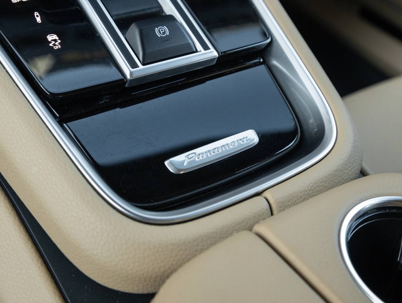 2023 Porsche Panamera Panamera 4 Platinum Edition (MY23)