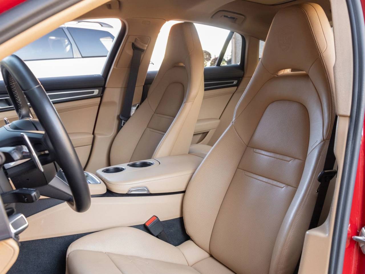 2023 Porsche Panamera Panamera 4 Platinum Edition (MY23)