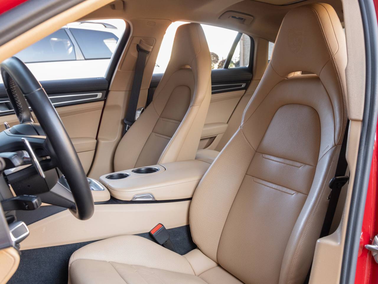2023 Porsche Panamera Panamera 4 Platinum Edition (MY23)