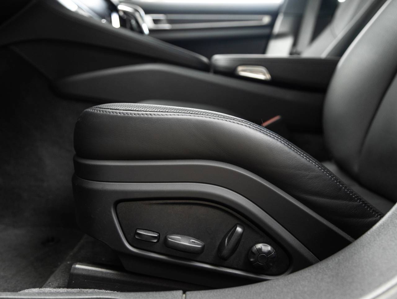 2023 Porsche Panamera Panamera Platinum Edition