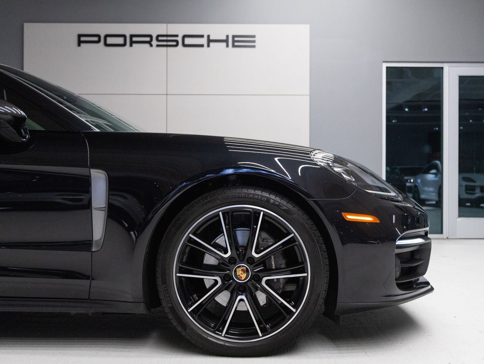 2023 Porsche Panamera 4 Platinum Edition