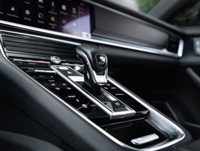 2023 Porsche Panamera 4 Platinum Edition