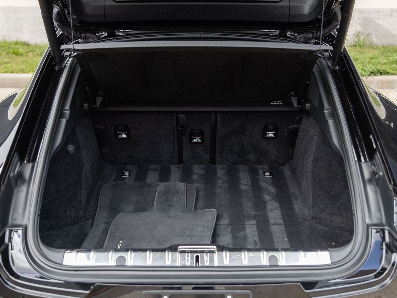 2023 Porsche Panamera 4 Platinum Edition