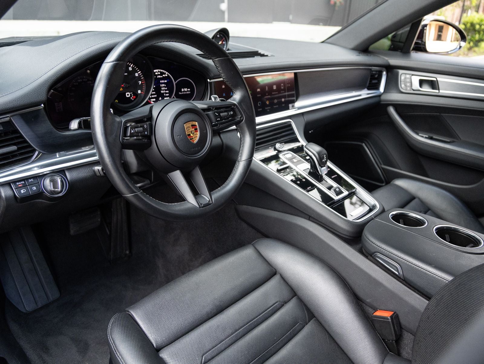 2023 Porsche Panamera 4 Platinum Edition