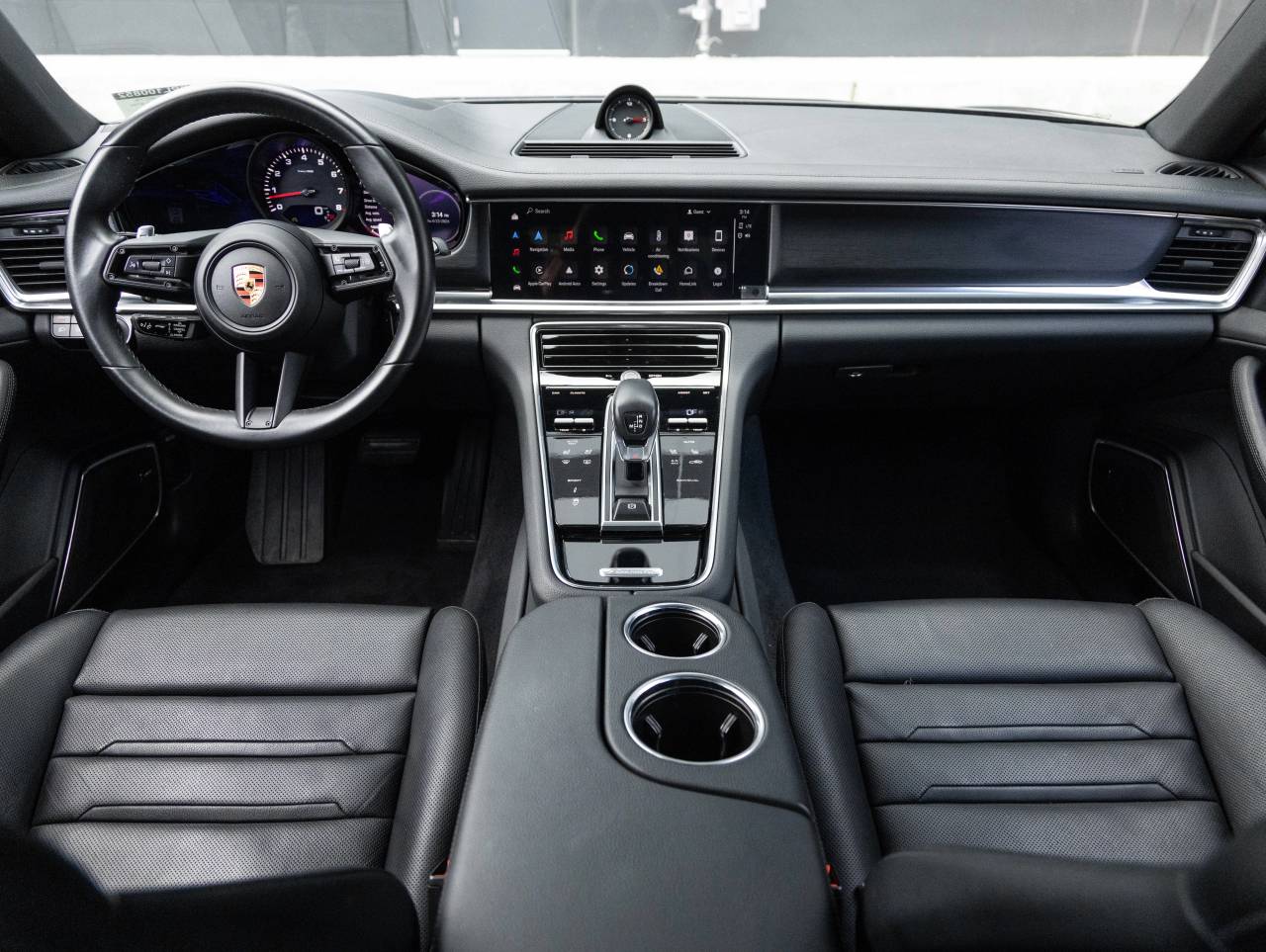 2023 Porsche Panamera 4 Platinum Edition