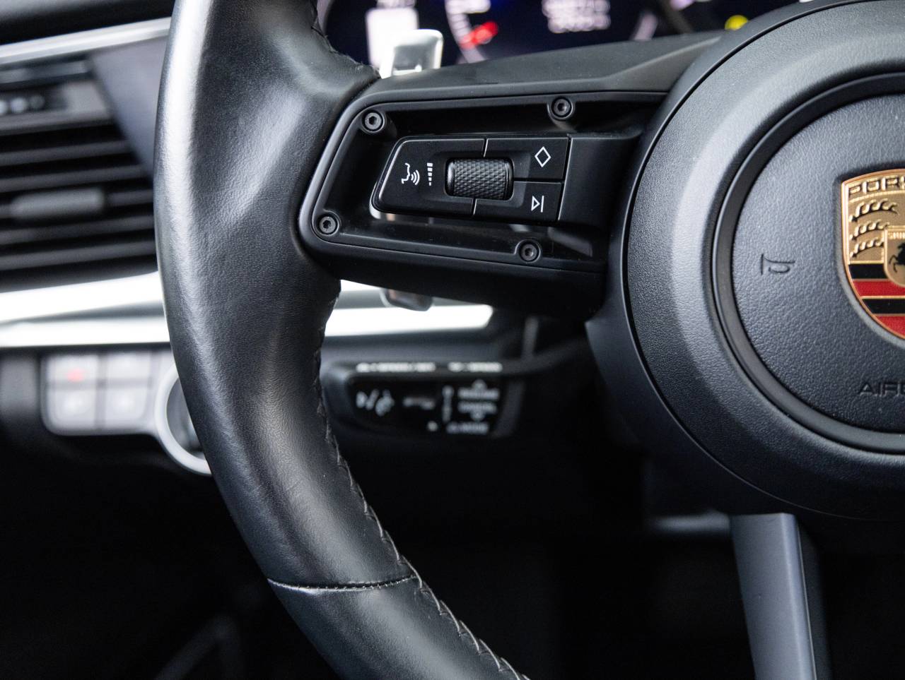2023 Porsche Panamera 4 Platinum Edition