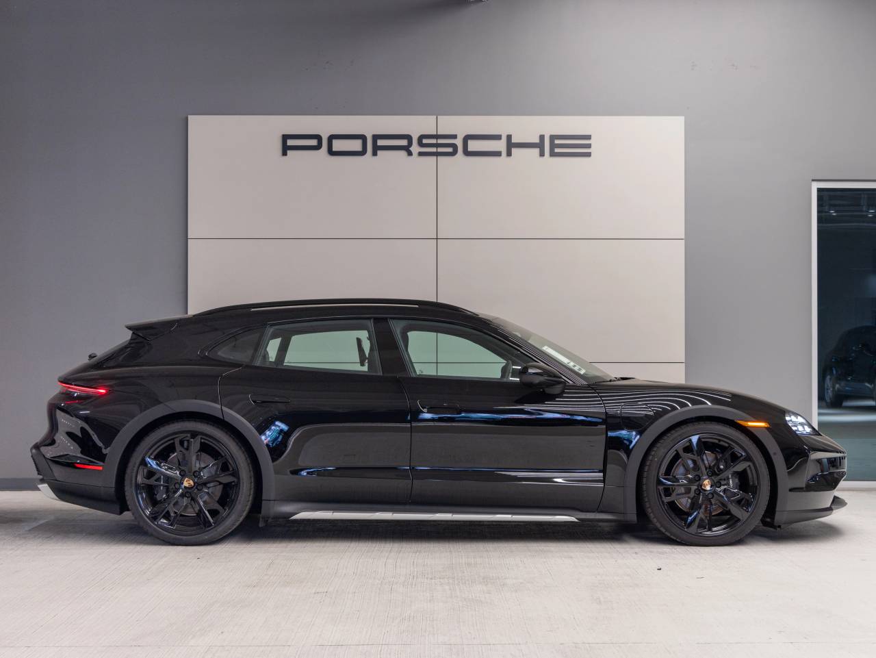 2025 Porsche Taycan Taycan 4 Cross Turismo