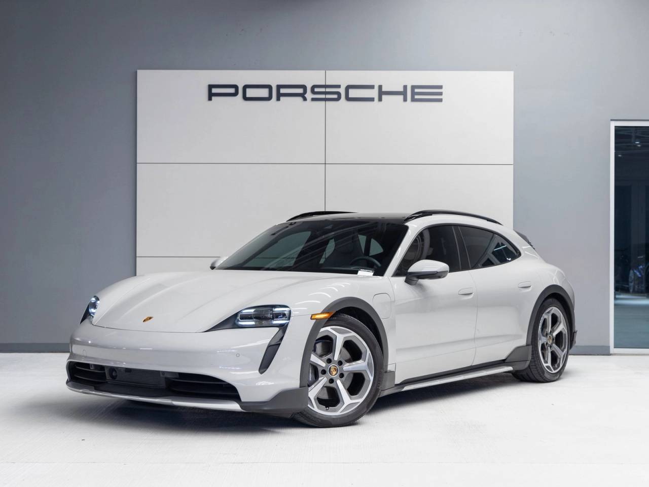 2022 Porsche Taycan Taycan 4 Cross Turismo (MY22)