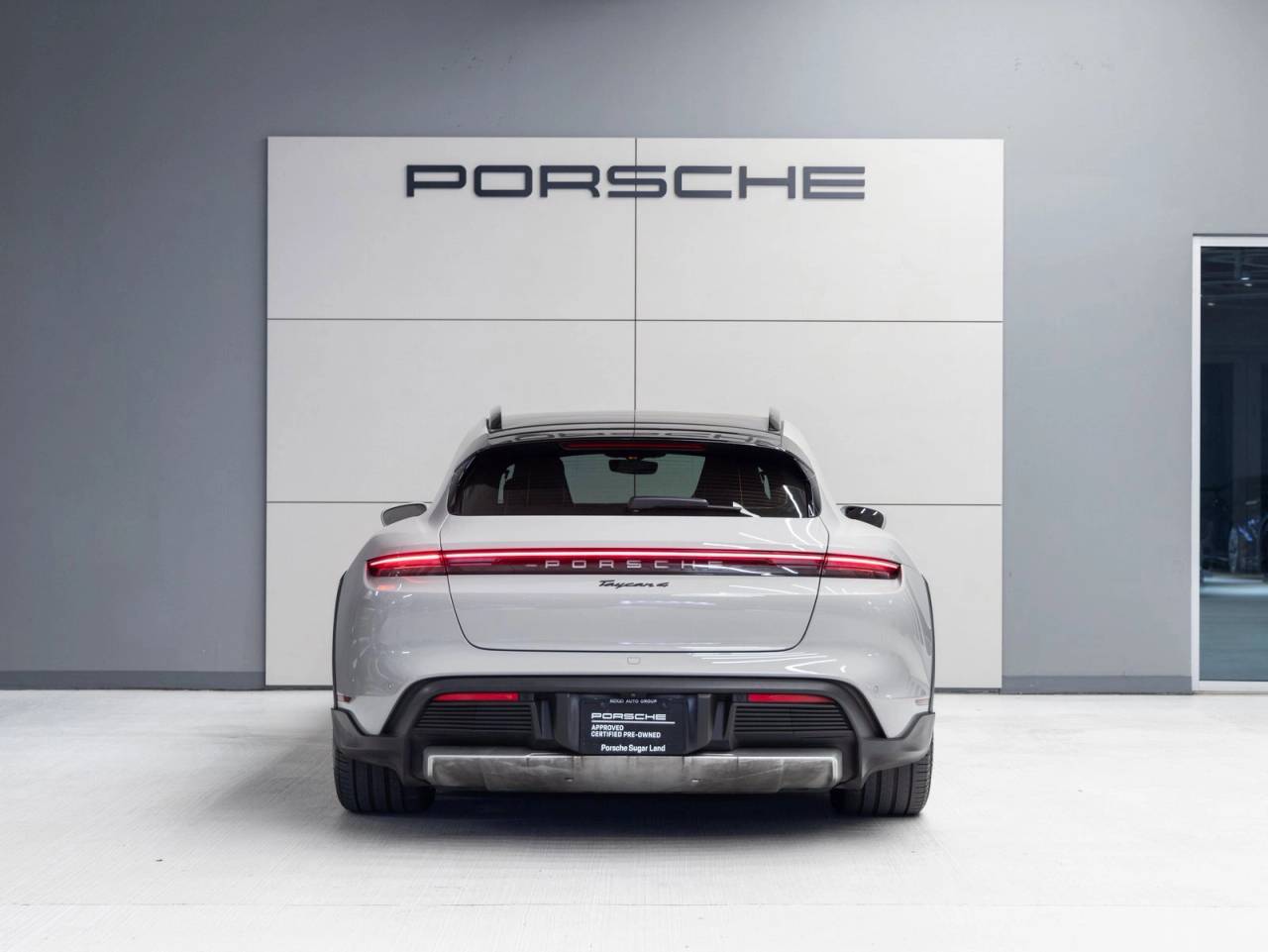 2022 Porsche Taycan Taycan 4 Cross Turismo (MY22)
