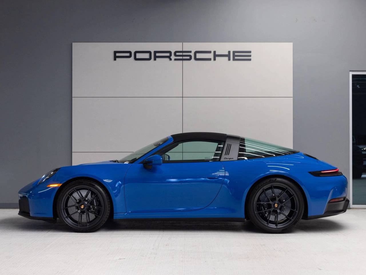 2025 Porsche 911 Targa 4 GTS