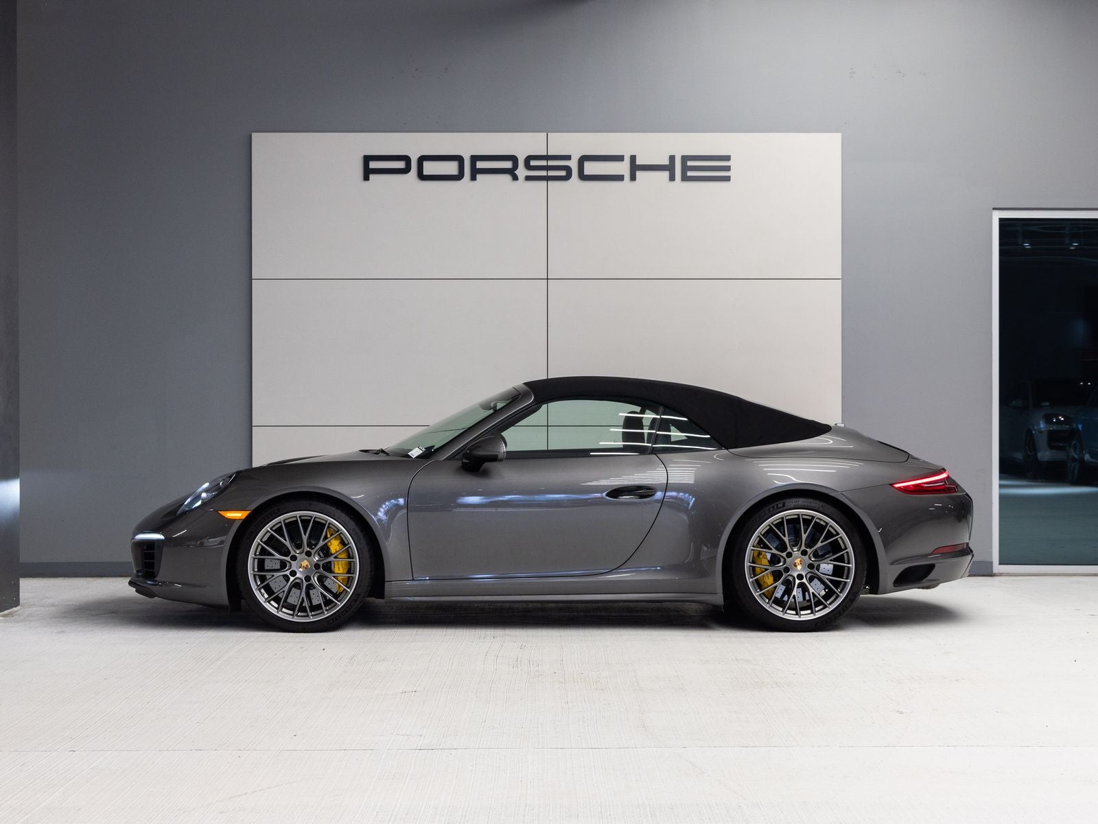 2018 Porsche 911 911 Carrera 4S Cabriolet