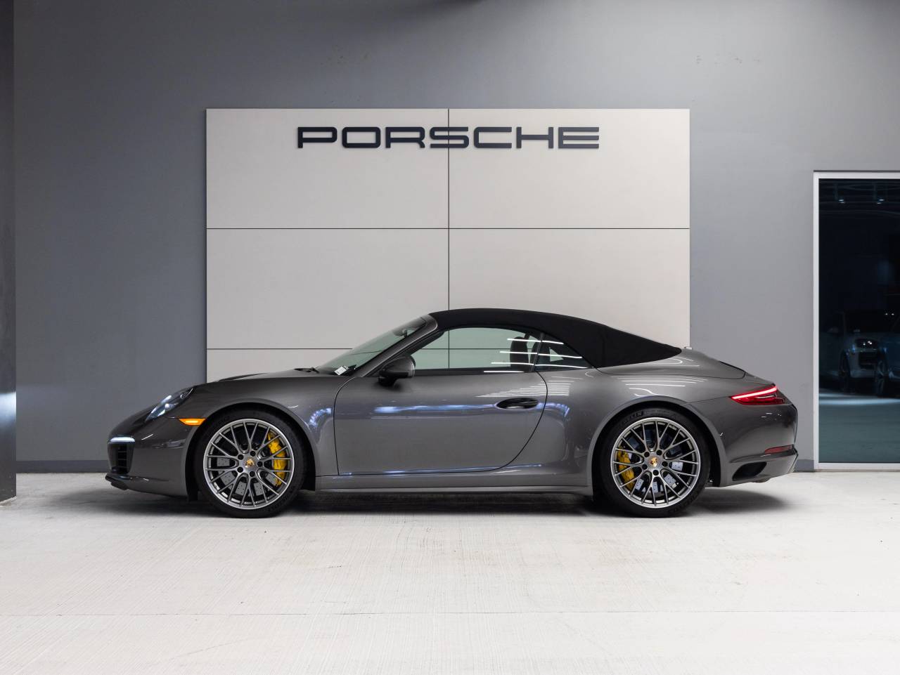 2018 Porsche 911 911 Carrera 4S Cabriolet