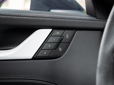 2025 Porsche 911 Carrera GTS Cabriolet