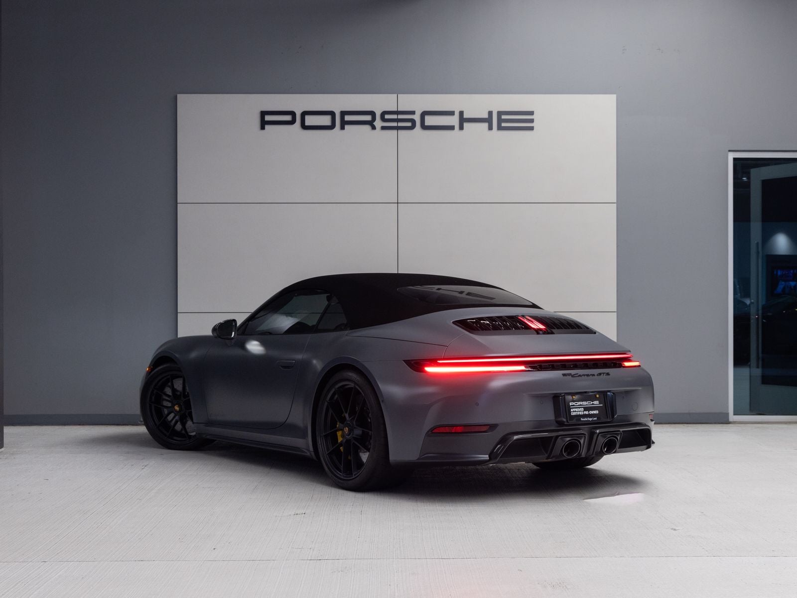 2025 Porsche 911 Carrera GTS Cabriolet