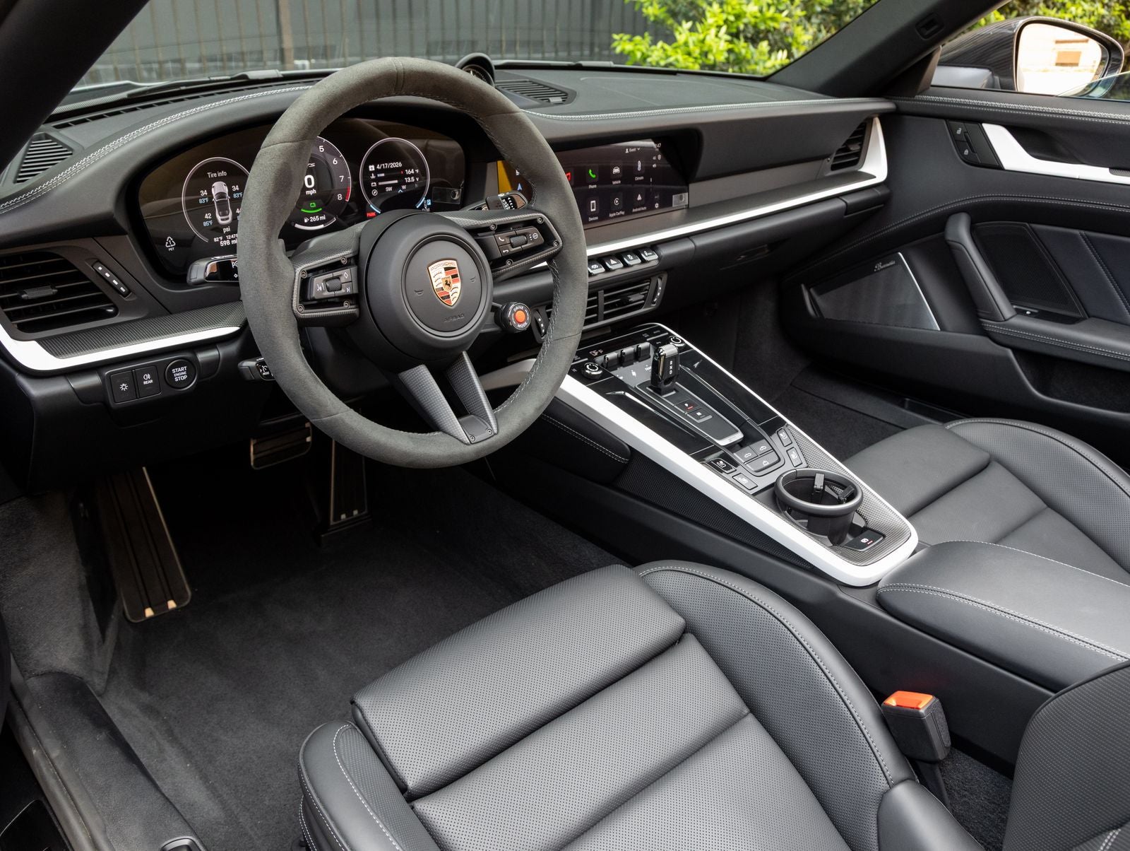 2025 Porsche 911 Carrera GTS Cabriolet