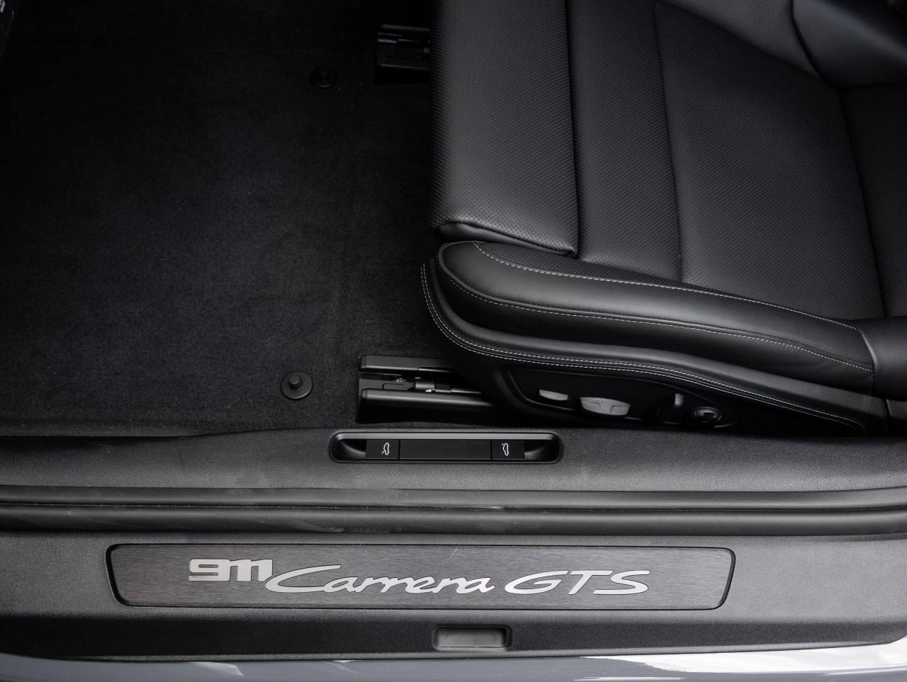 2025 Porsche 911 Carrera GTS Cabriolet