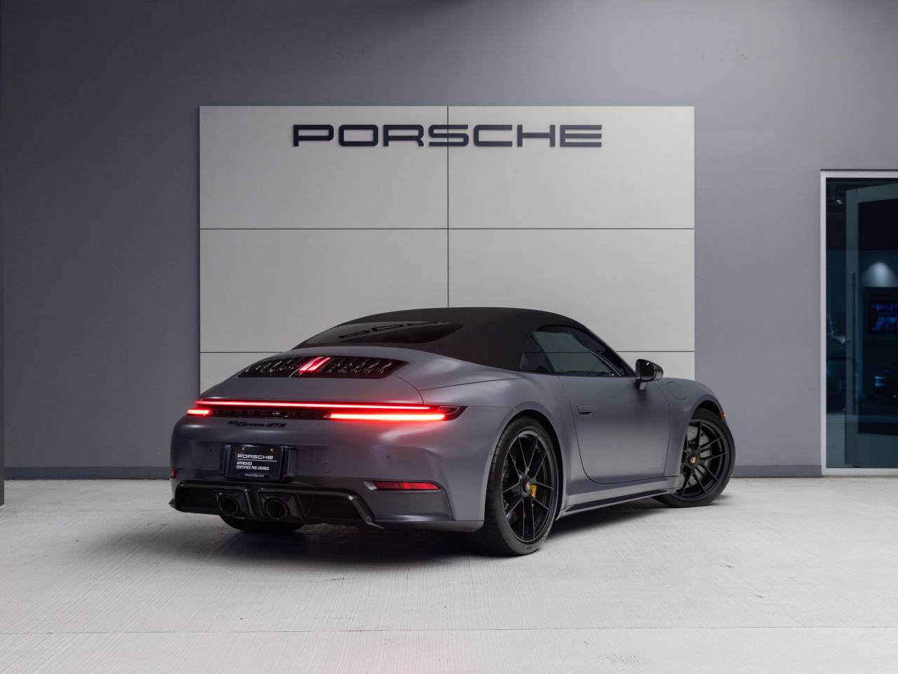 2025 Porsche 911 Carrera GTS Cabriolet