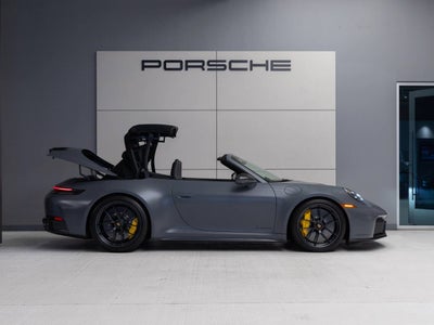 2025 Porsche 911 Carrera GTS Cabriolet