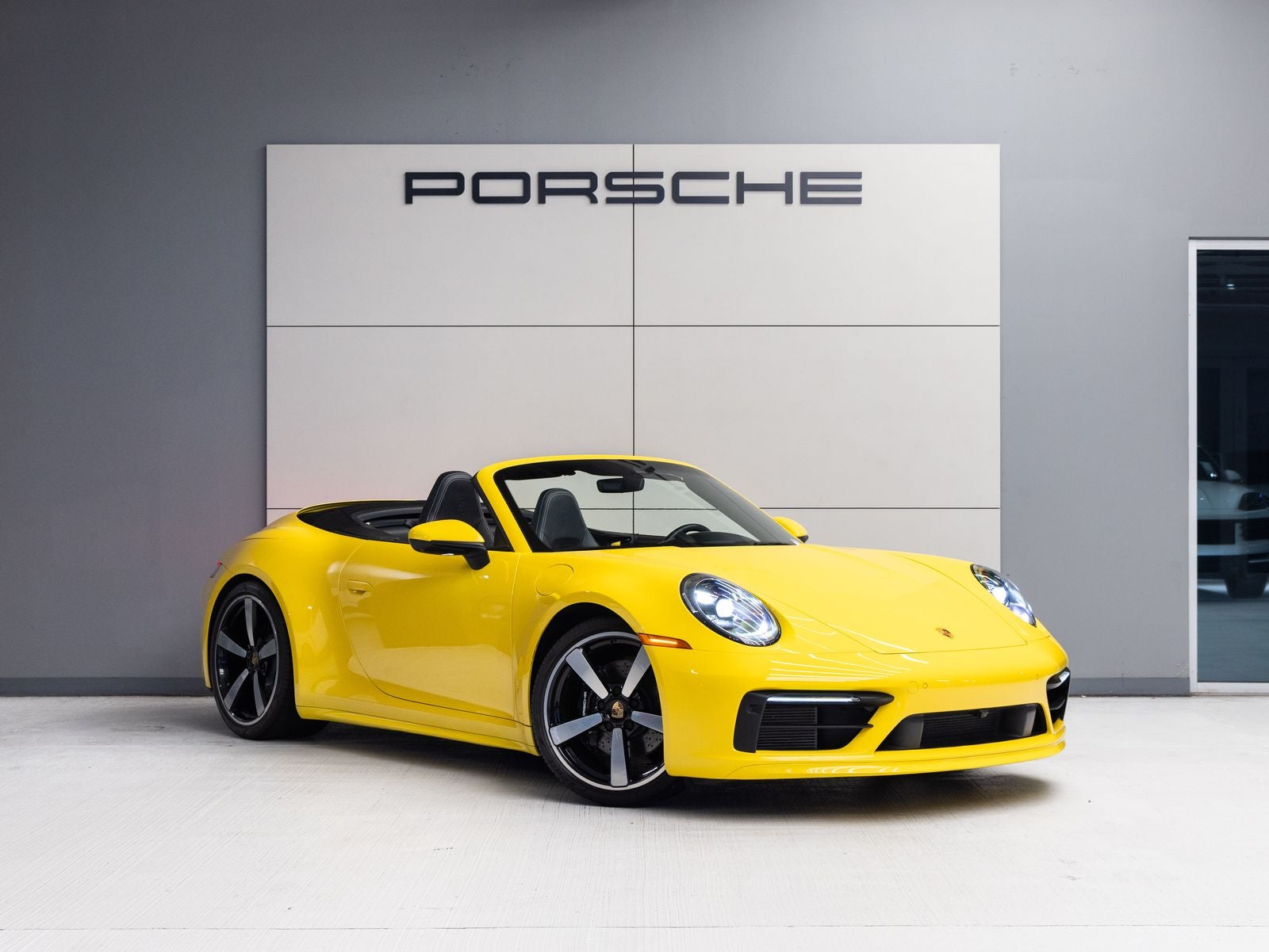 2022 Porsche 911 911 Carrera S Cabriolet (MY22)