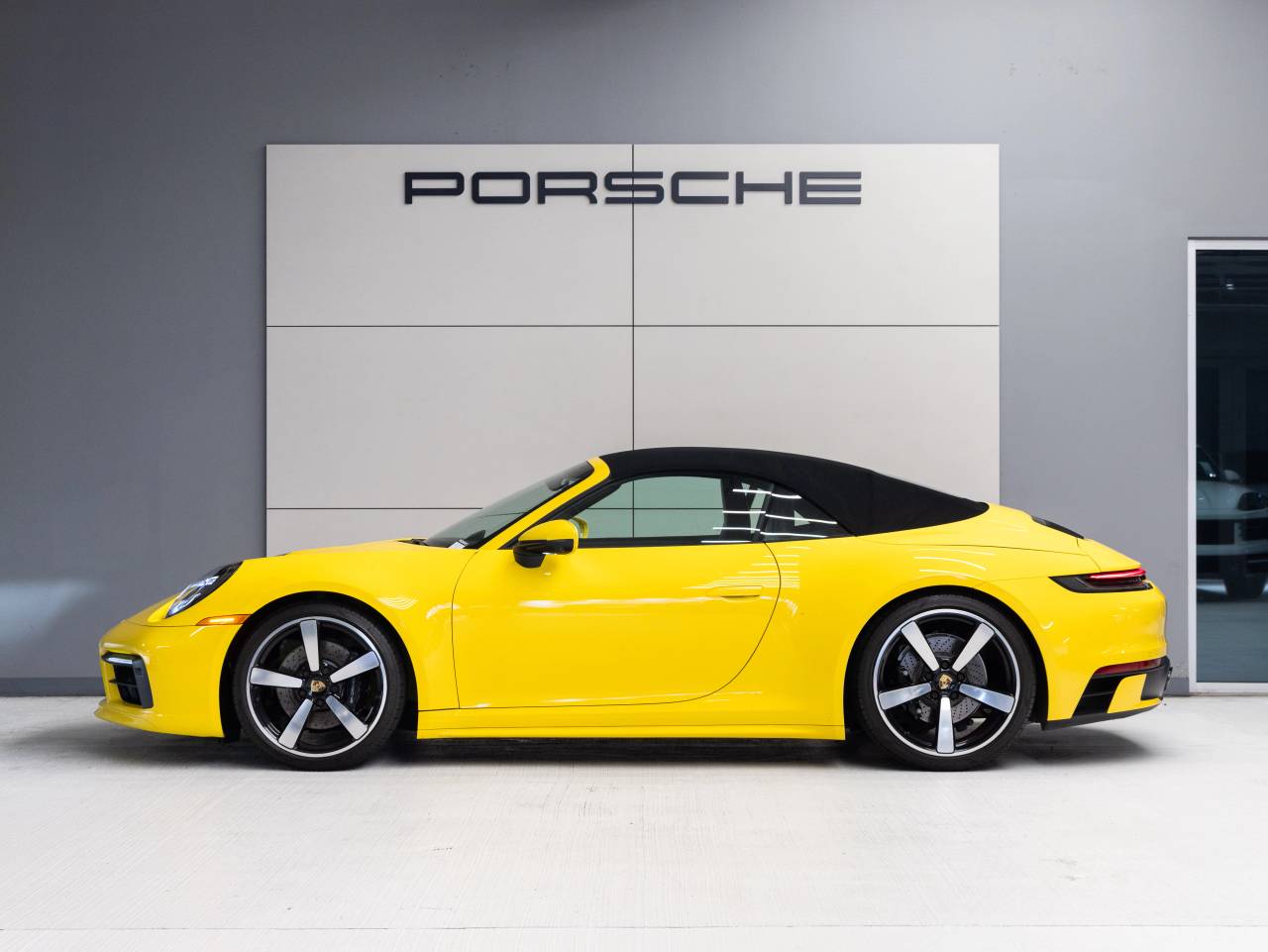 2022 Porsche 911 Carrera S Cabriolet