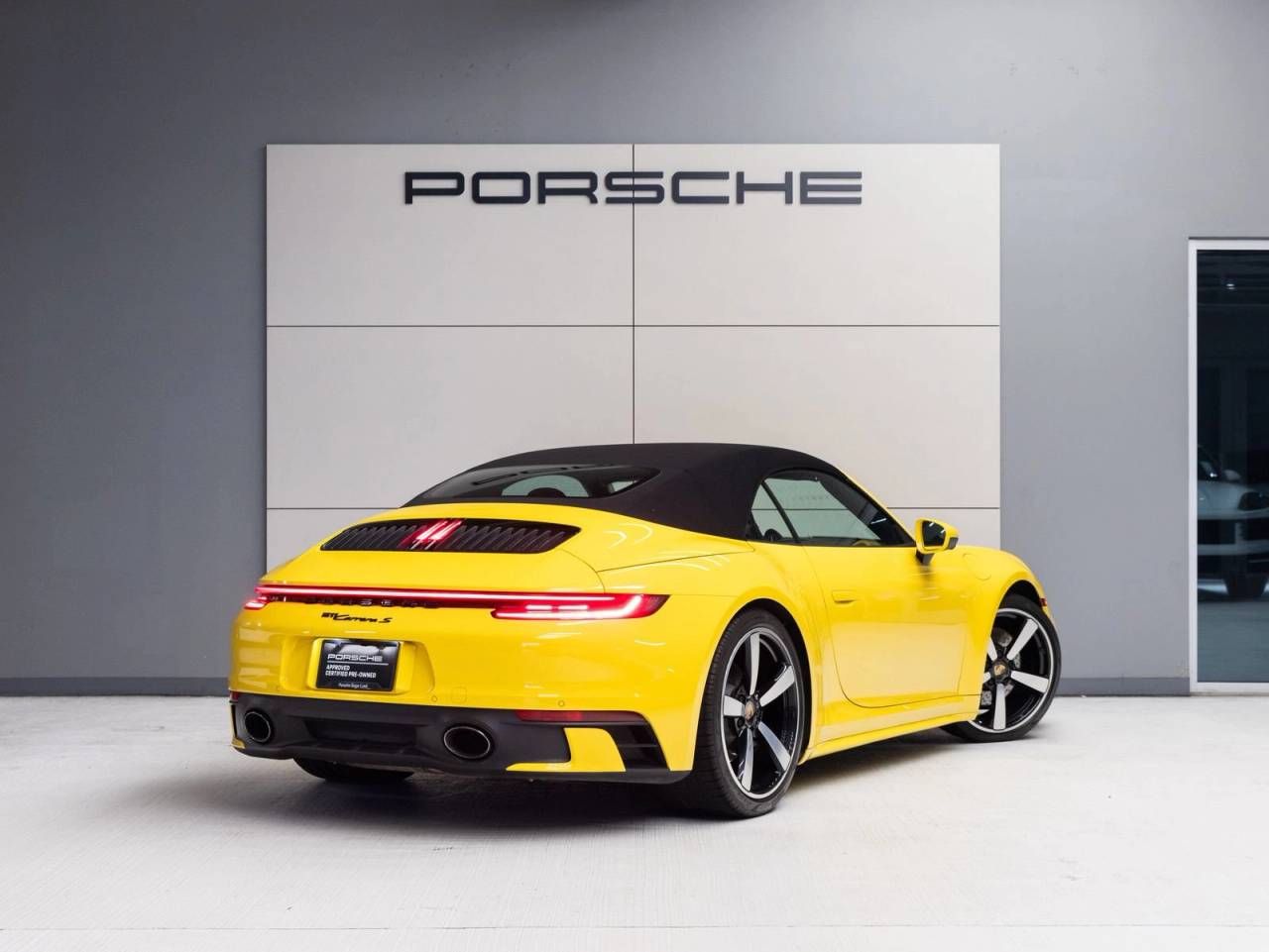 2022 Porsche 911 911 Carrera S Cabriolet (MY22)